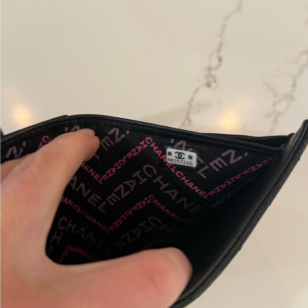 CHANEL Black Quilted Caviar CC Compact Wallet - Picture 6 of 6